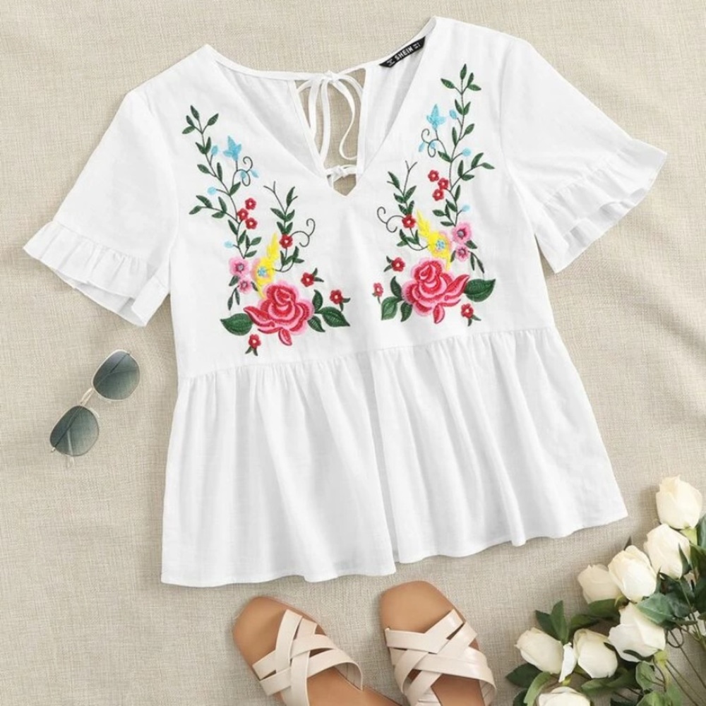 NWOT Embroidered floral print back tie peplum top